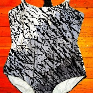 Women's AQUABELLE ONE- PIECE BATHING SUIT, SIZE 16, $15